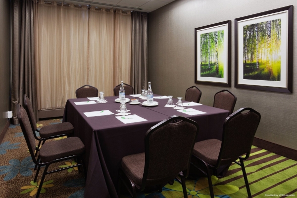 Holiday Inn & Suites POINTE-CLAIRE MONTREAL AIRPORT